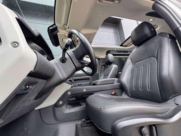 Land Rover Defender 90 SE Commercial 3.0 6 Cilinder D250 — photo 4