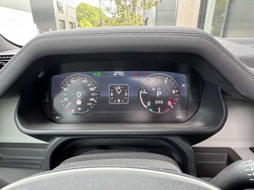 Land Rover Defender 90 SE Commercial 3.0 6 Cilinder D250 — photo 6
