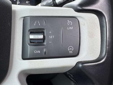 Land Rover Defender 90 SE Commercial 3.0 6 Cilinder D250 — photo 9