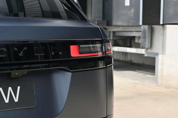 Land Rover Range Rover Velar Belgravia Edition Satin PHEV 2.0 P400e AWD — photo 14