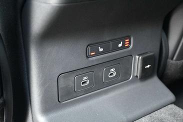 Land Rover Range Rover Velar Belgravia Edition Satin PHEV 2.0 P400e AWD — photo 31