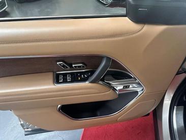 Land Rover Range Rover P400 HSE SWB PANO STANDHEIZUNG HUD — photo 24
