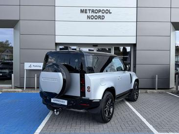 Land Rover Defender 90 D250 X-Dynamic SE — photo 5