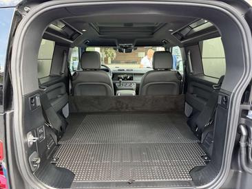 Land Rover Defender 90 D250 X-Dynamic SE — photo 9