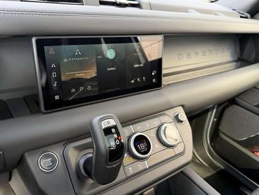 Land Rover Defender 90 D250 X-Dynamic SE — photo 13