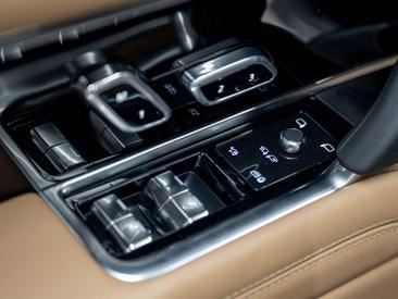 Land Rover Range Rover Autobiography 3.0 P550e PHEV — photo 32