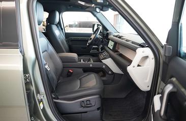 Land Rover Defender 110 X-Dynamic SE D200 — photo 3