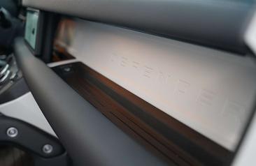 Land Rover Defender 110 X-Dynamic SE D200 — photo 6