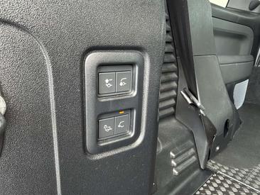 Land Rover Defender 90 D250 X-Dynamic SE — photo 20
