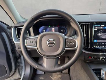 Volvo XC60 B5 Core — photo 10