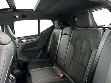 Volvo XC40 B4 Plus — photo 12