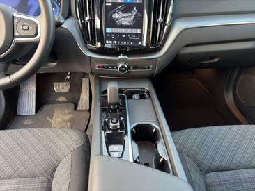Volvo XC60 B5 Core — photo 13