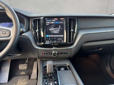 Volvo XC60 B5 Core — photo 14