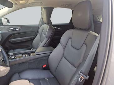 Volvo XC60 B5 Plus — photo 9