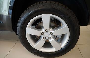 Land Rover Defender 110 X-Dynamic SE D200 — photo 22