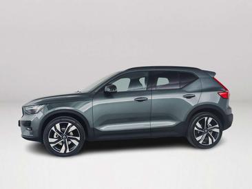Volvo XC40 B4 Plus — photo 2