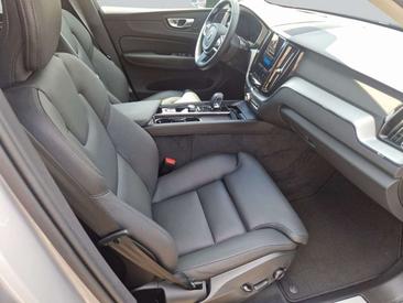 Volvo XC60 B5 Plus — photo 11