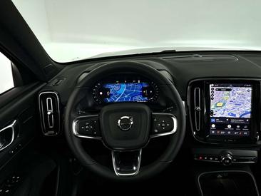 Volvo XC40 B4 Plus — photo 17
