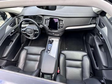 Volvo XC90 T8 Recharge R-Design — photo 2