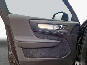 Volvo XC40 B3 Plus — photo 17