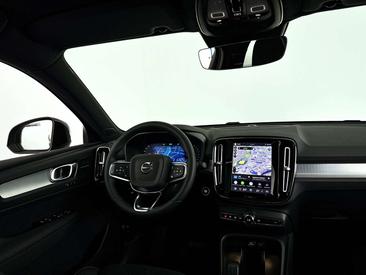 Volvo XC40 B4 Plus — photo 8