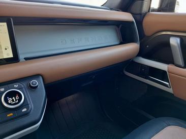 Land Rover Defender 110 X-Dynamic SE AWD Auto. 3.0D I6 200 — photo 15