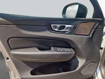 Volvo XC60 B5 Plus — photo 18