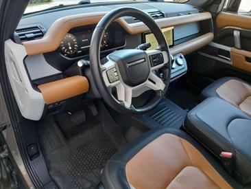 Land Rover Defender 110 X-Dynamic SE AWD Auto. 3.0D I6 200 — photo 16
