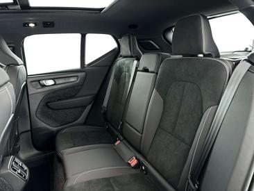 Volvo XC40 B4 Plus — photo 12