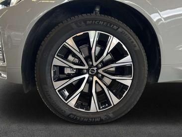 Volvo XC60 B5 — photo 5