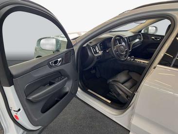 Volvo XC60 B5 — photo 7