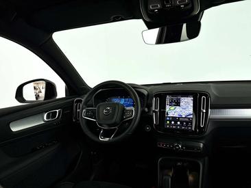 Volvo XC40 B4 Plus — photo 8