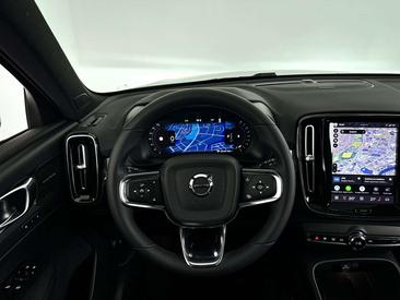Volvo XC40 B4 Plus — photo 17