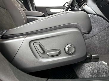 Volvo XC40 B4 Plus — photo 32