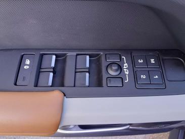 Land Rover Defender 110 X-Dynamic SE AWD Auto. 3.0D I6 200 — photo 24