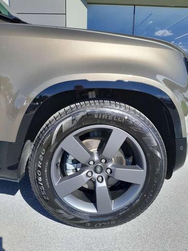 Land Rover Defender 110 X-Dynamic SE AWD Auto. 3.0D I6 200 — photo 29