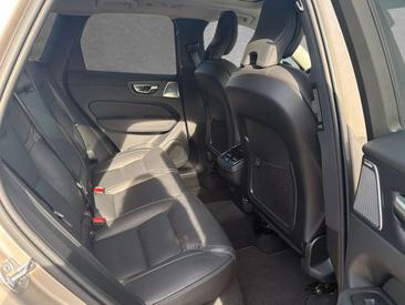 Volvo XC60 B5 — photo 4