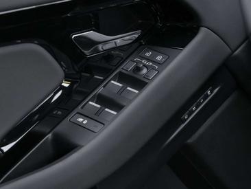 Land Rover Range Rover Evoque Hoxton Edition P270e — photo 15