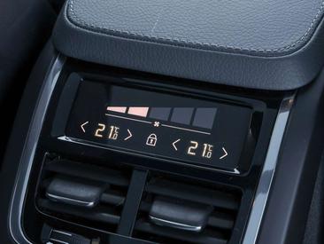 Volvo XC90 T8 Recharge Inscription — photo 7