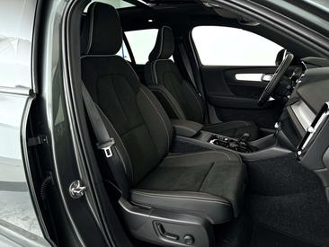 Volvo XC40 B4 Plus — photo 31