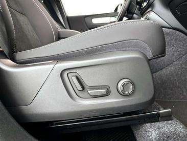 Volvo XC40 B4 Plus — photo 32
