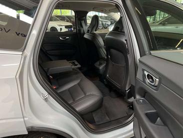 Volvo XC60 B5 — photo 20