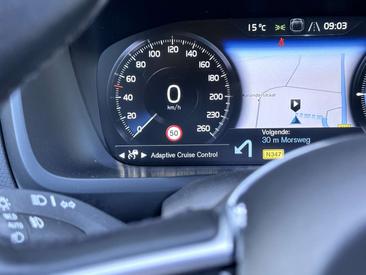 Volvo XC90 T8 Recharge R-Design — photo 38