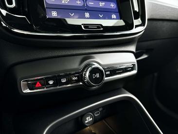 Volvo XC40 B4 Plus — photo 27