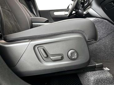 Volvo XC40 B4 Plus — photo 32
