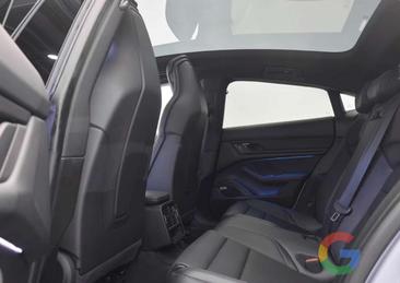 Porsche Taycan — photo 12