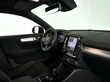 Volvo XC40 B4 Plus — photo 33