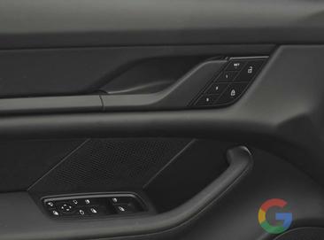 Porsche Taycan — photo 13