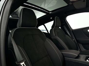 Volvo XC40 B4 Plus — photo 34