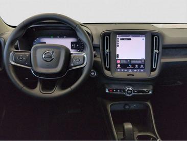 Volvo XC40 B3 Essential — photo 4